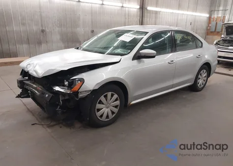 2013 Volkswagen Passat 2.5L S z USA, uszkodzony, nr VIN 1VWAP7A33DC024893